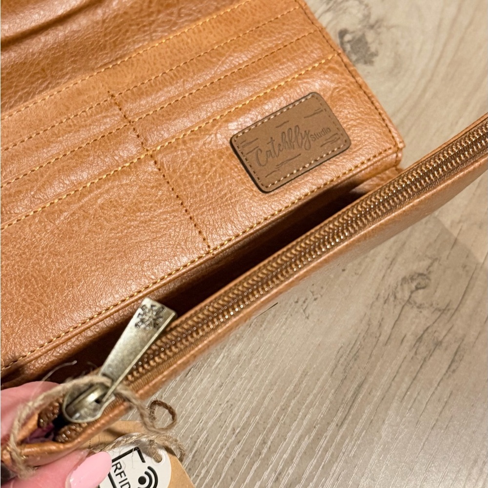 Catchfly Brown Metallic Large Flap Wallet NWT - Picture 8 of 9